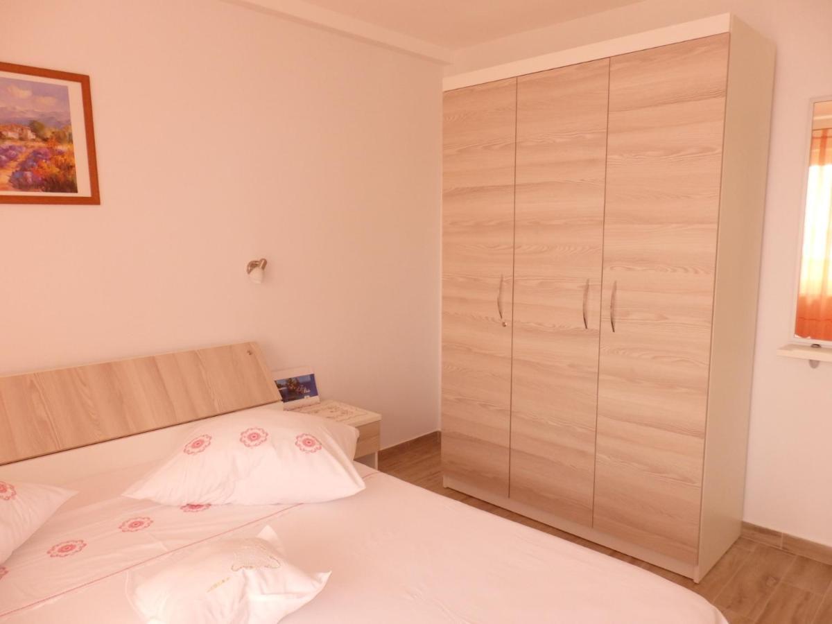 Apartmani Stipan Brela Buitenkant foto