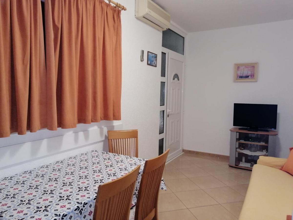 Apartmani Stipan Brela Buitenkant foto