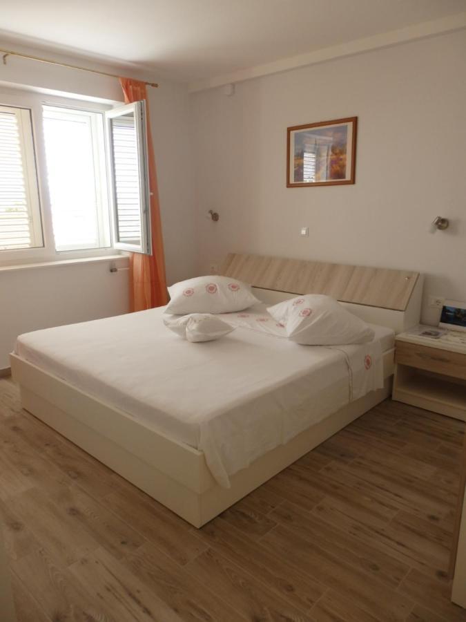Apartmani Stipan Brela Buitenkant foto