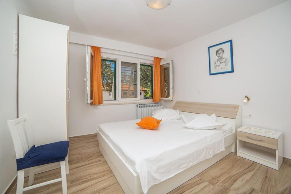 Apartmani Stipan Brela Buitenkant foto