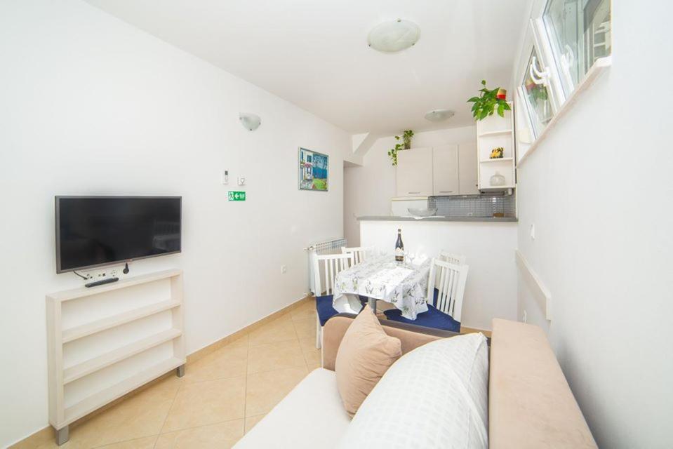 Apartmani Stipan Brela Buitenkant foto