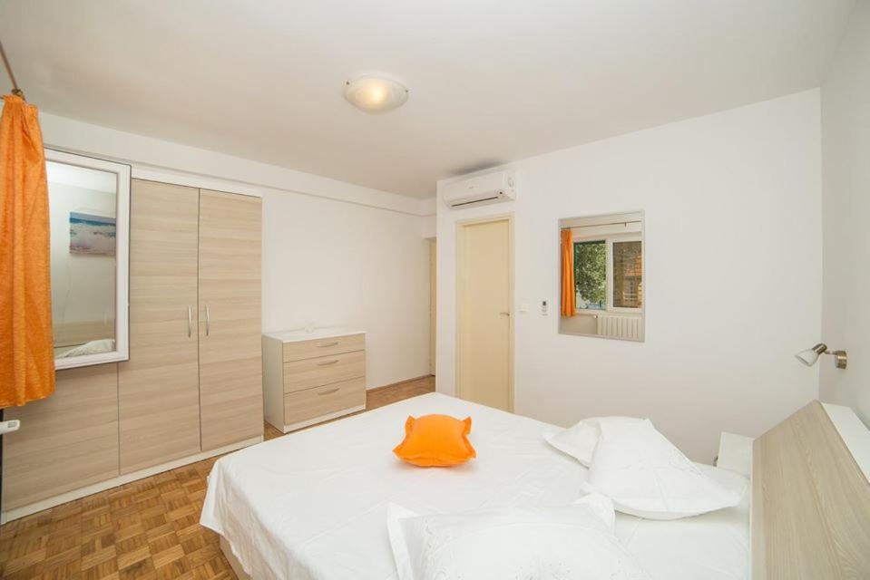 Apartmani Stipan Brela Buitenkant foto